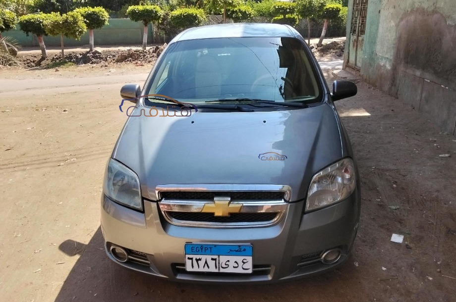 Aveo Chevrolet رمادي