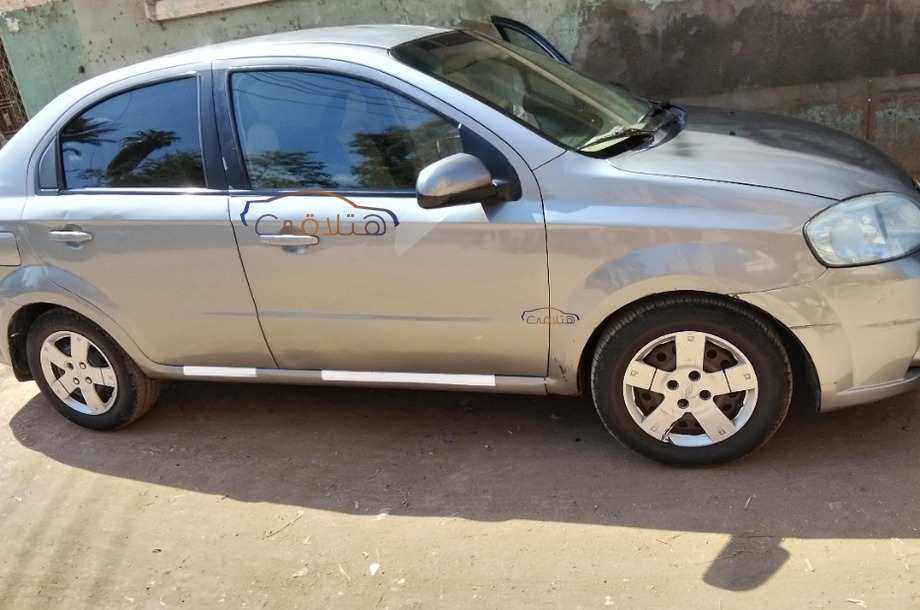 Aveo Chevrolet رمادي