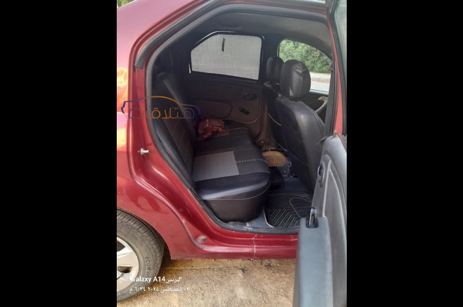 Logan Renault احمر