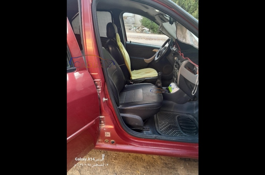 Logan Renault احمر