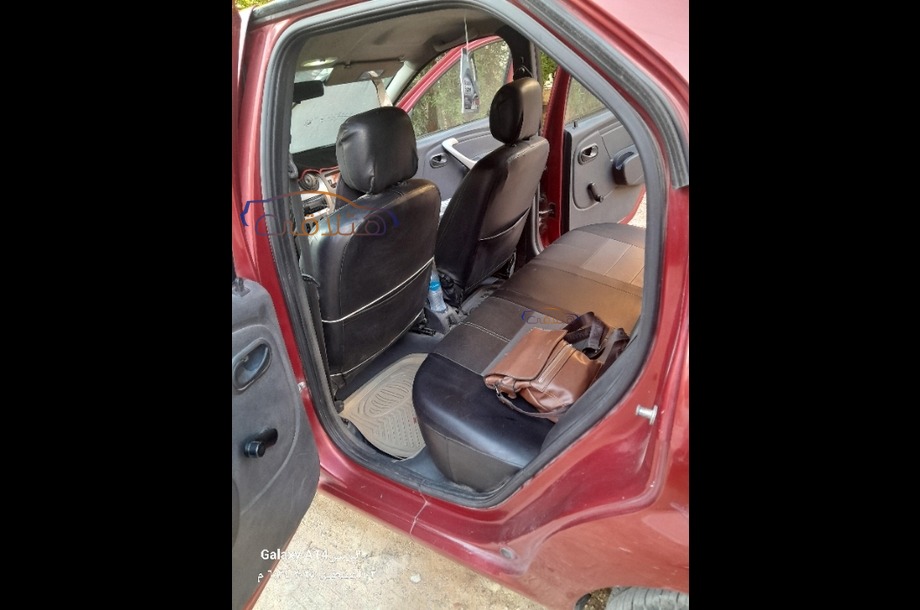 Logan Renault احمر