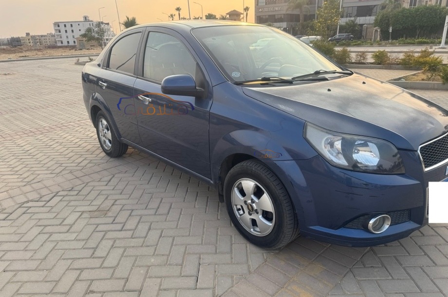 Aveo Chevrolet Dark blue