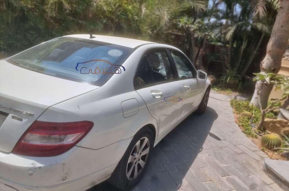 C 180 Mercedes أبيض