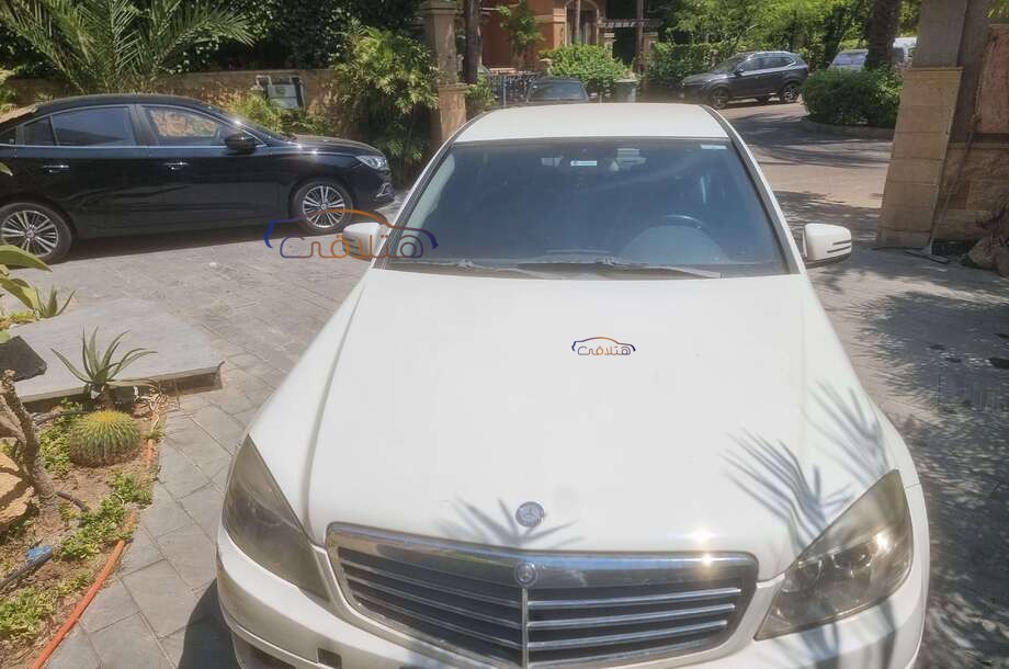 C 180 Mercedes أبيض