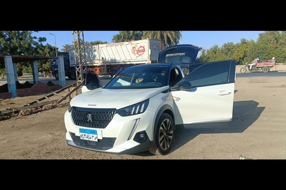 2008 Peugeot أبيض