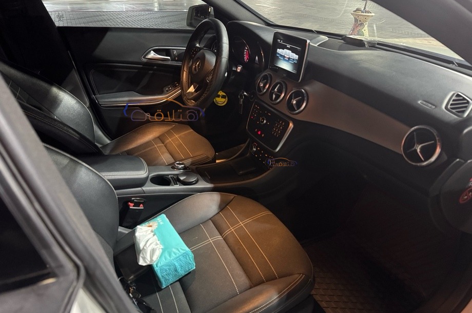 CLA 180 Mercedes أبيض