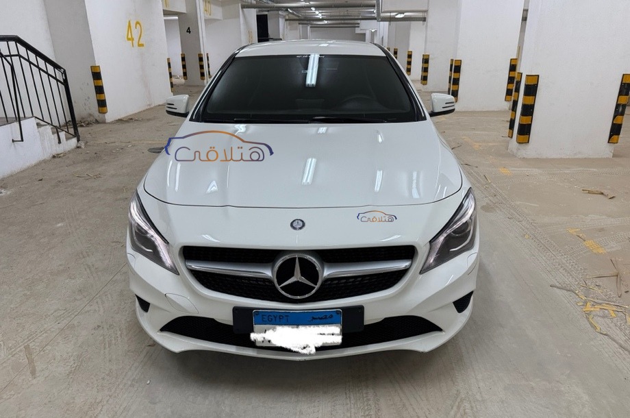 CLA 180 Mercedes أبيض