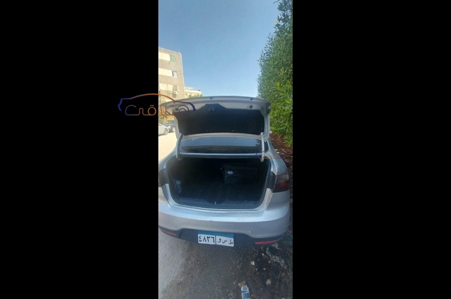 Rio Kia فضي