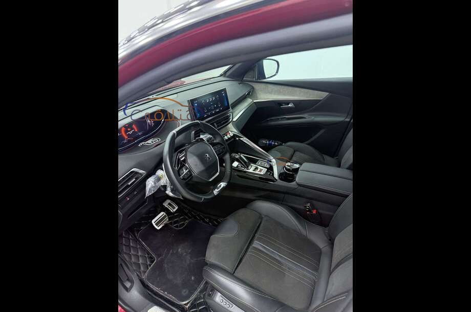 3008 Peugeot احمر