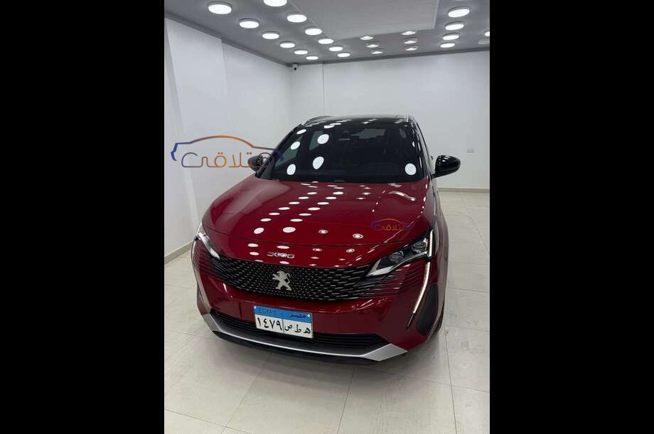 3008 Peugeot احمر