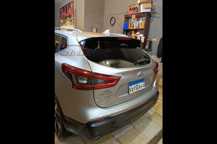 Qashqai Nissan فضي