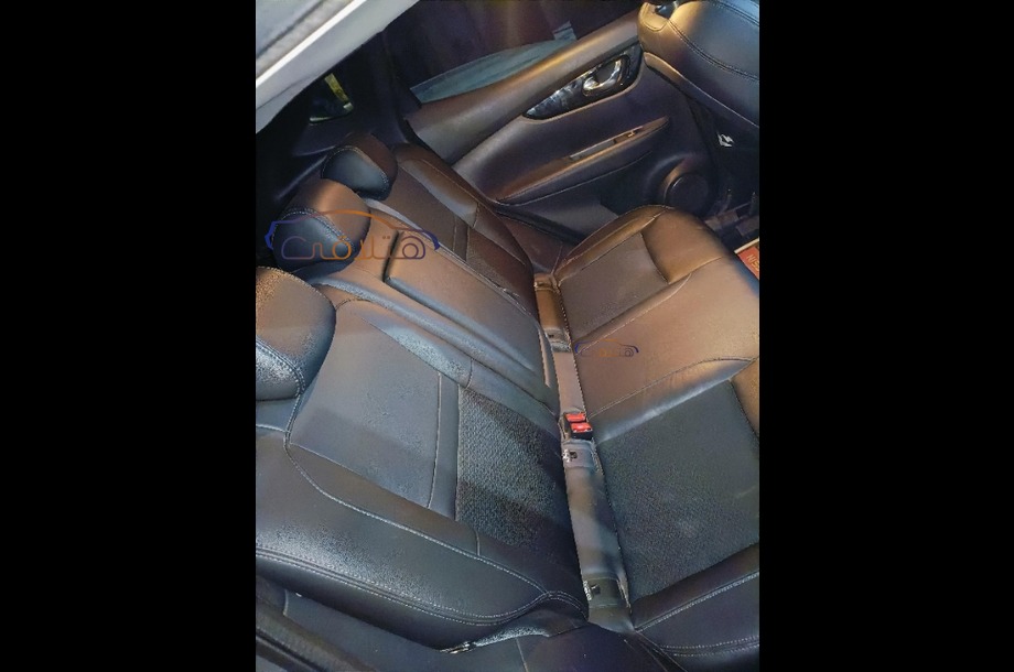 Qashqai Nissan فضي