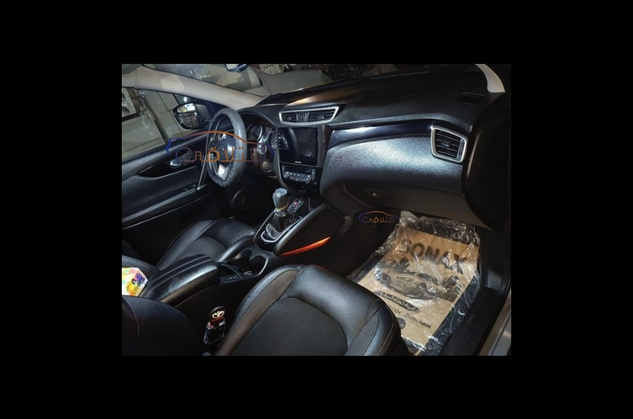 Qashqai Nissan فضي