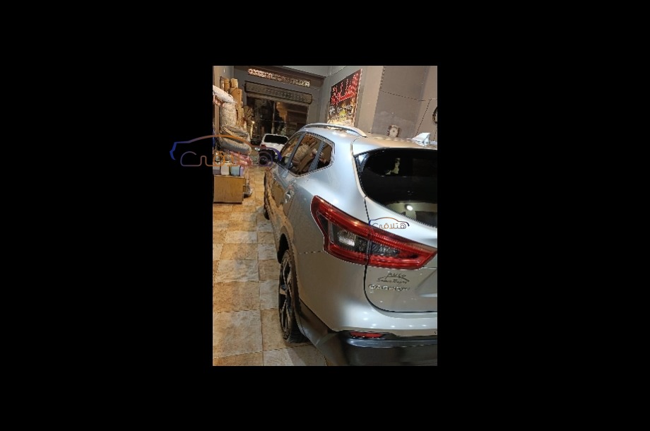Qashqai Nissan فضي