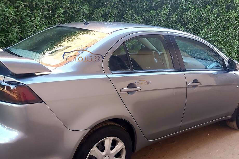 Lancer EX Shark Mitsubishi رمادي
