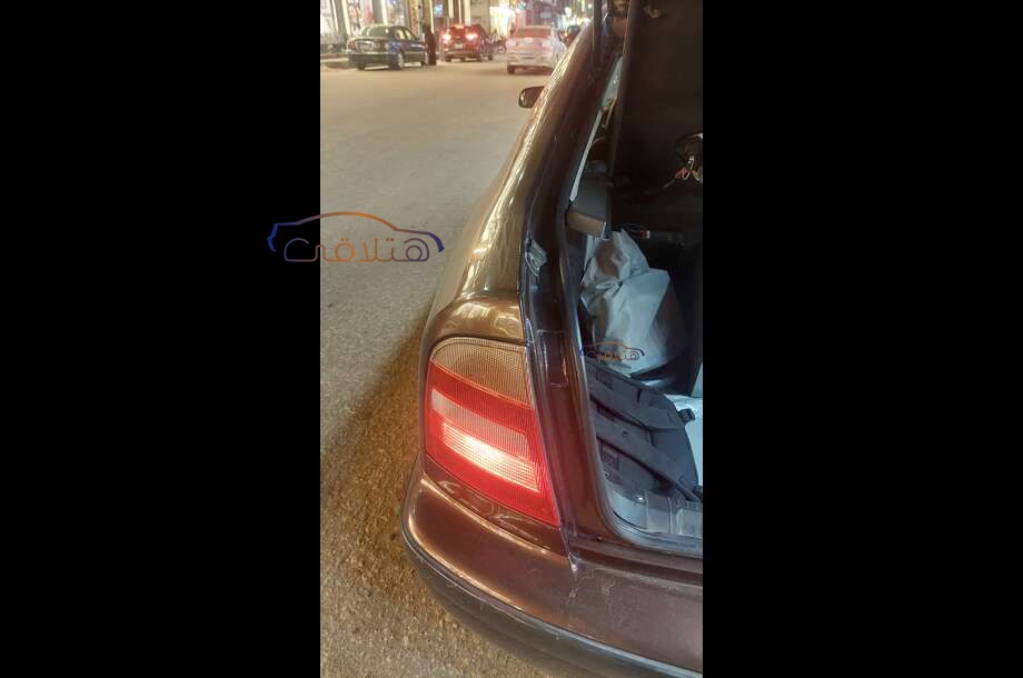 Octavia A4 Skoda بني