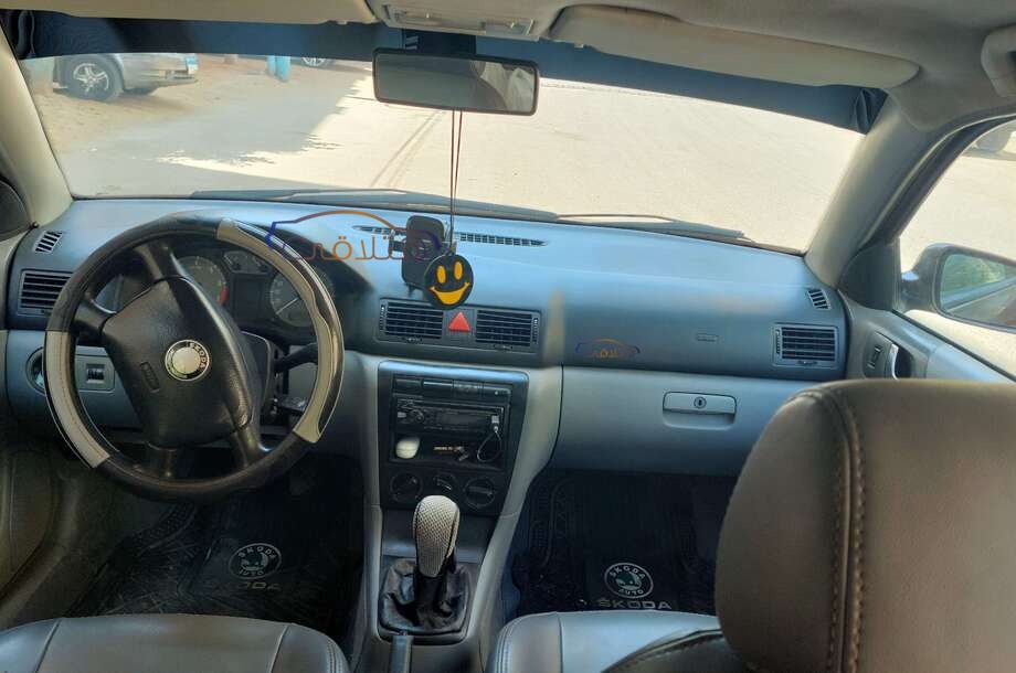 Octavia A4 Skoda بني