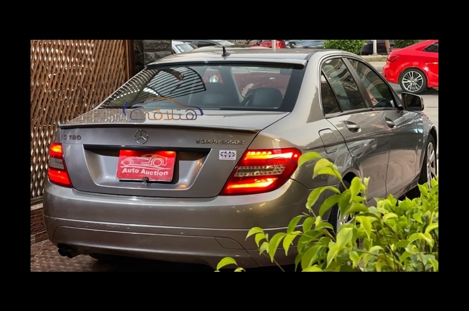 C 180 Mercedes رمادي