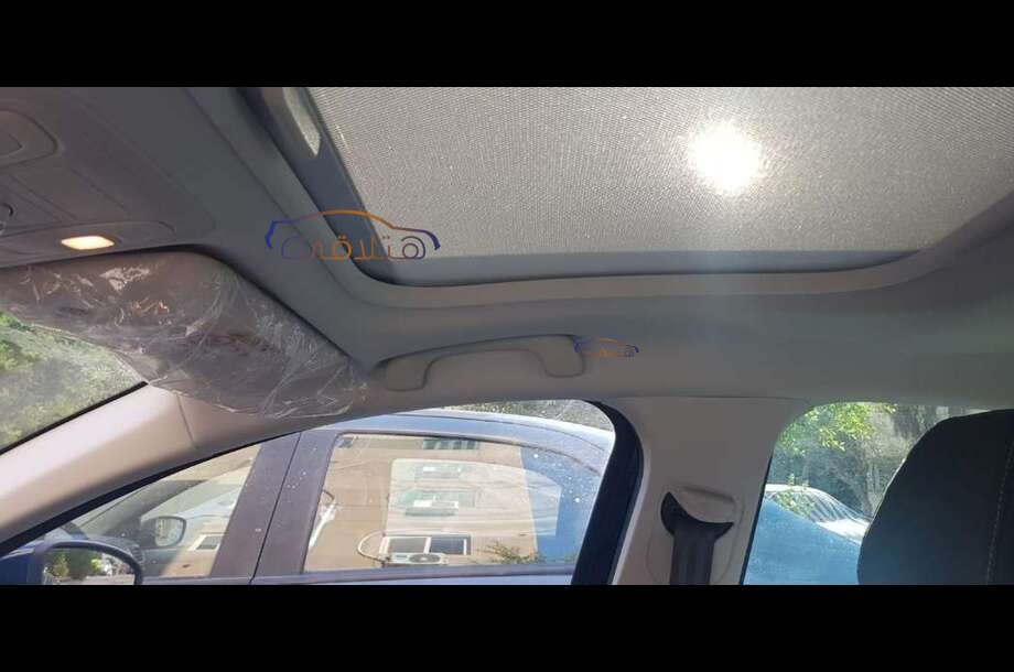 Megane Renault أزرق