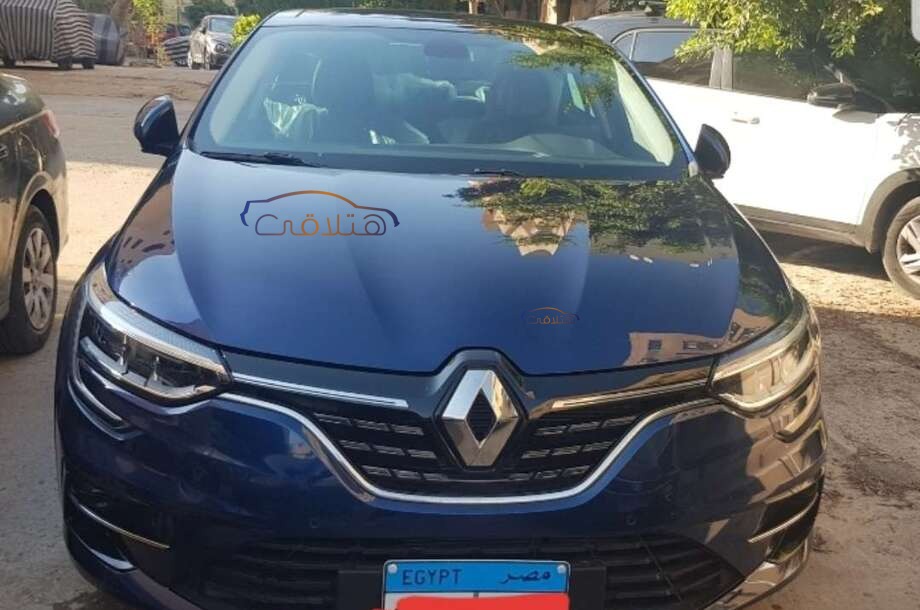 Megane Renault أزرق