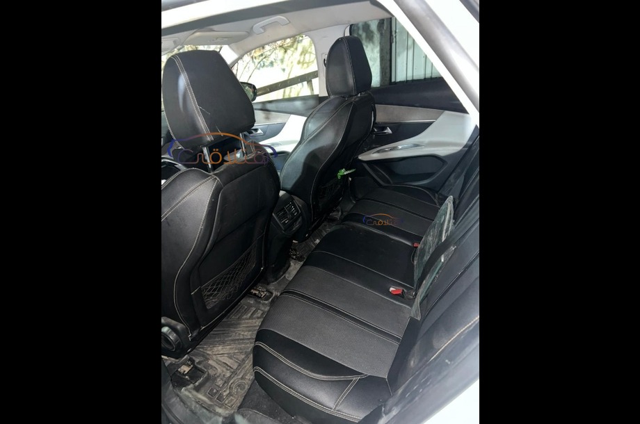 2008 Peugeot أبيض