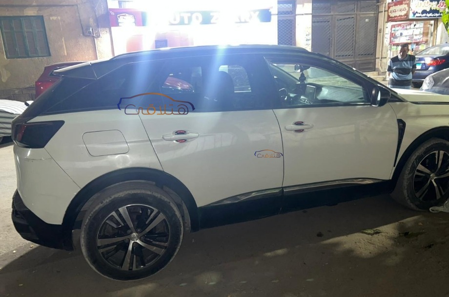 2008 Peugeot أبيض