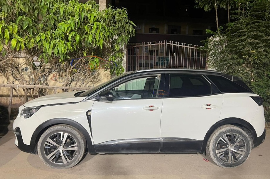 2008 Peugeot أبيض