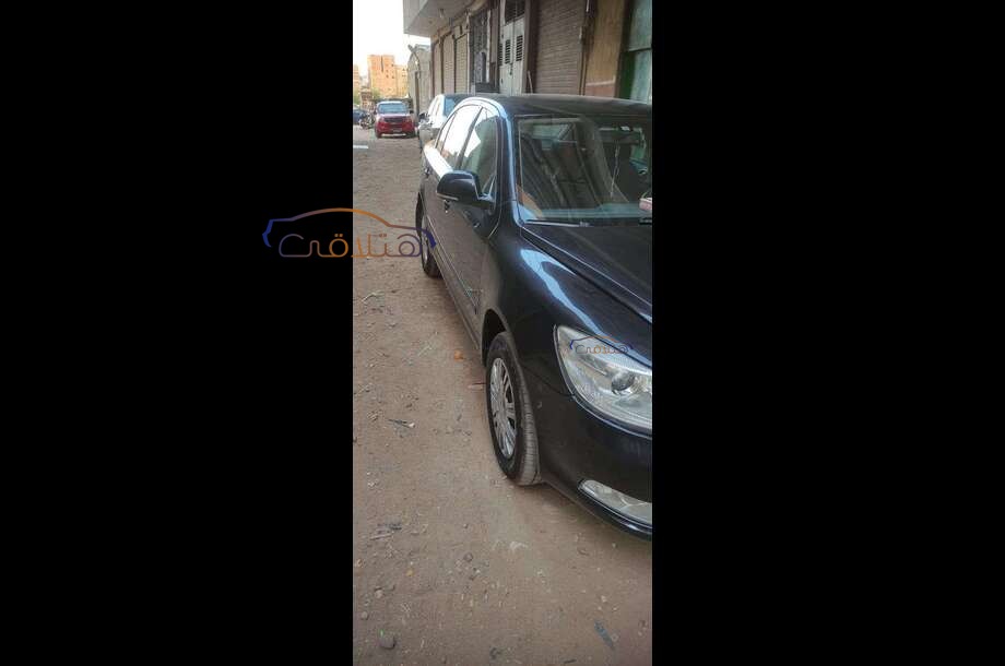 Fantasia Skoda أسود