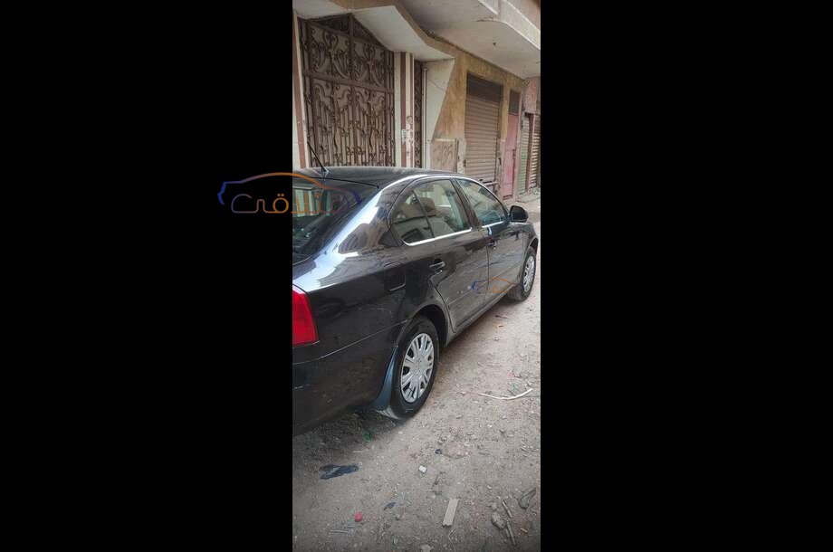 Fantasia Skoda أسود