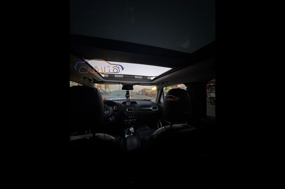 Renegade Jeep احمر