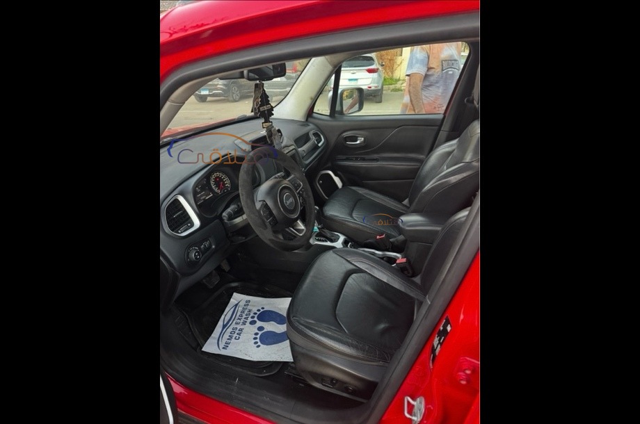 Renegade Jeep احمر