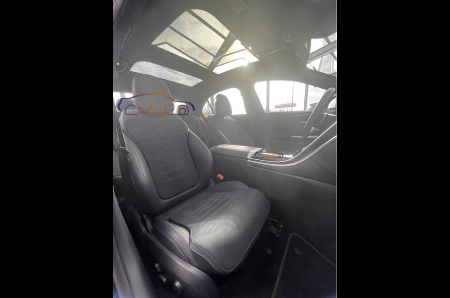 C 200 Mercedes أسود