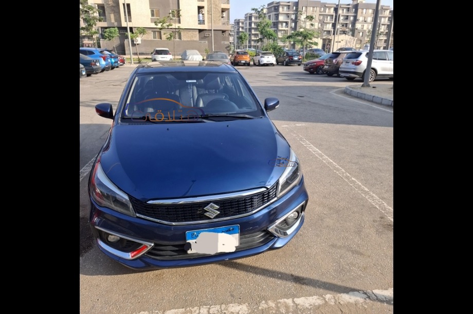 Ciaz Suzuki الأزرق الداكن