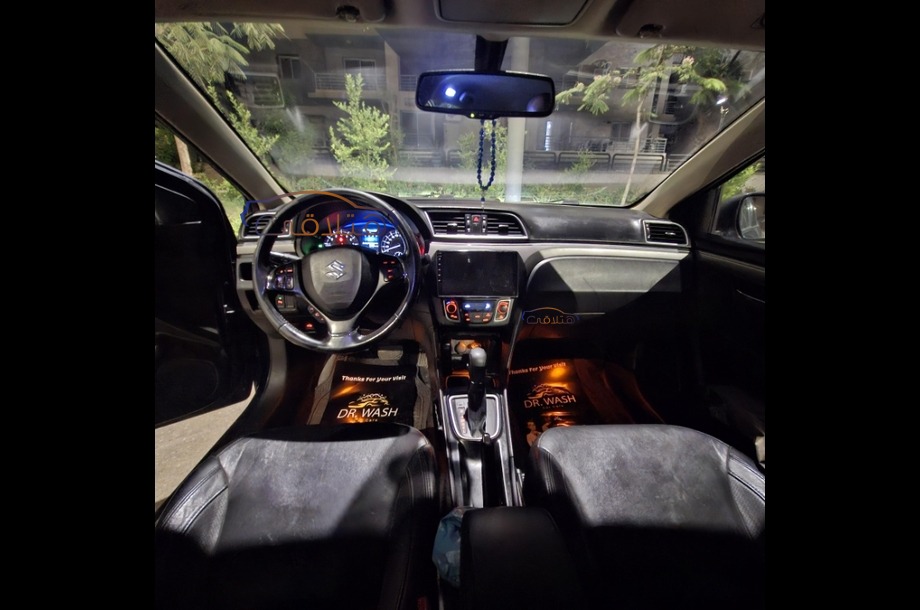 Ciaz Suzuki الأزرق الداكن