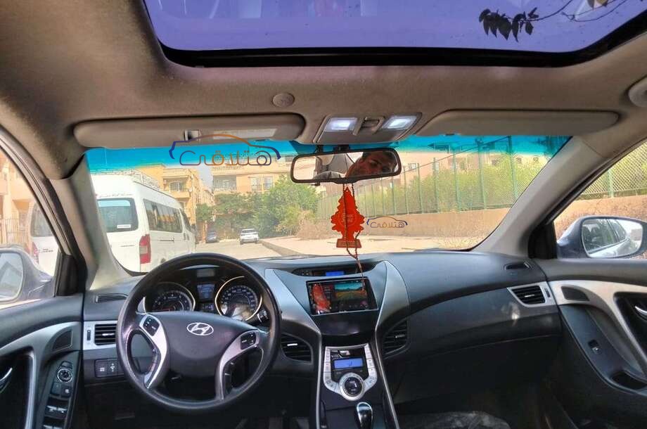 Avante Hyundai White