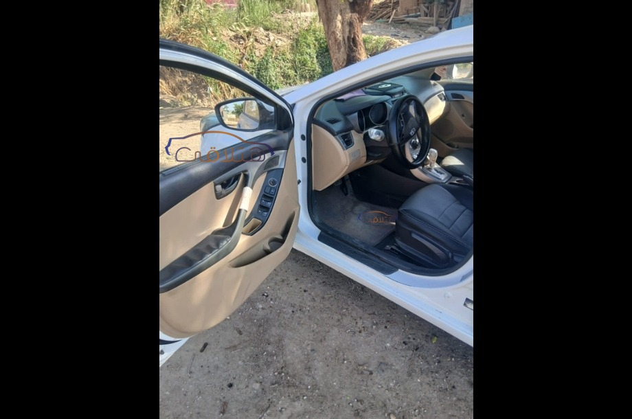 Elantra MD Hyundai White