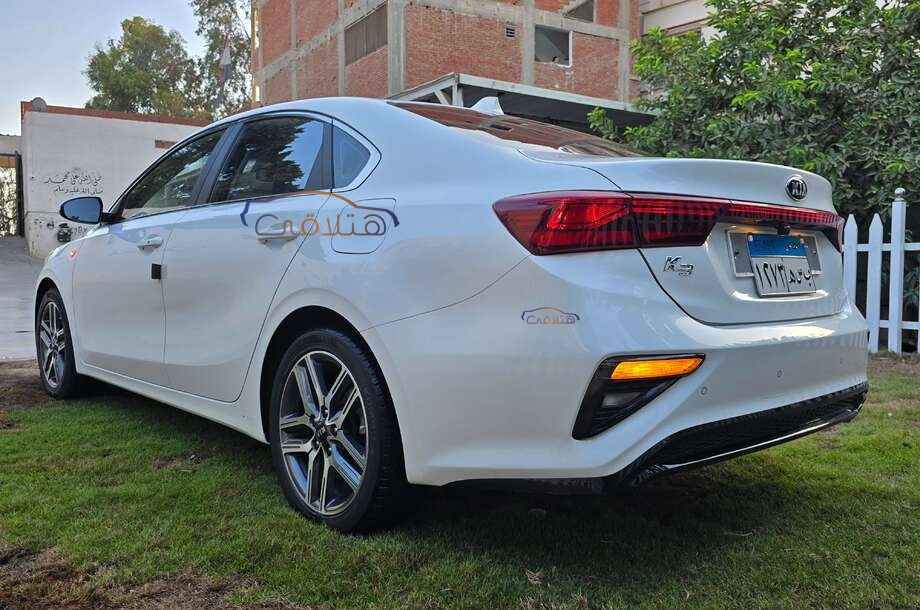 K3 Kia أبيض