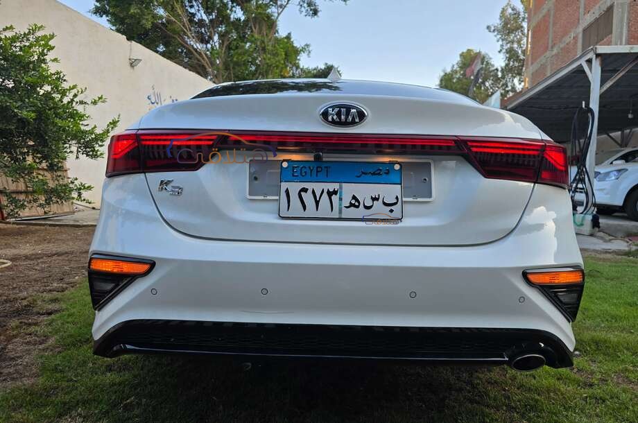 K3 Kia أبيض
