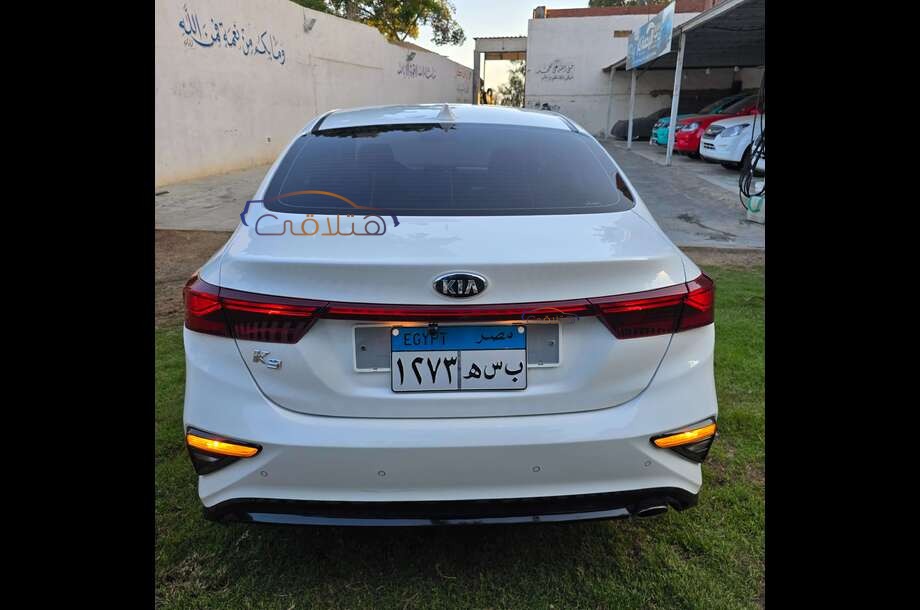 K3 Kia أبيض