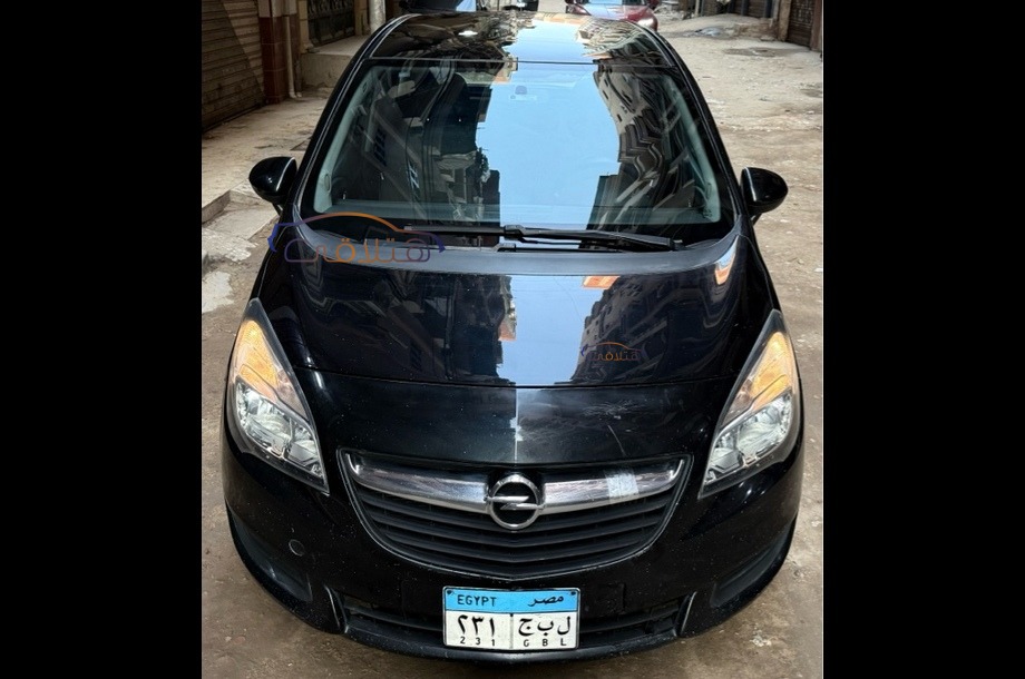 Meriva Opel أسود