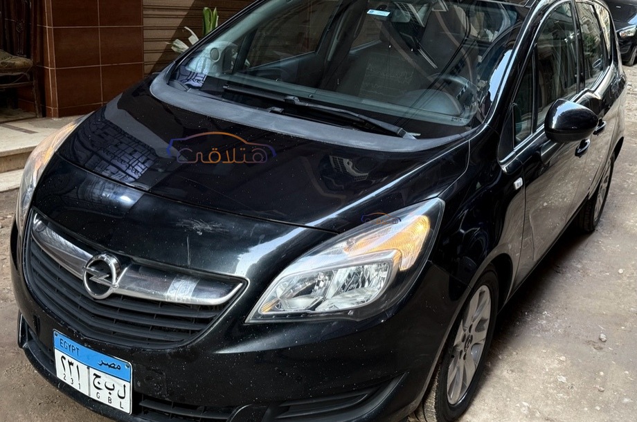 Meriva Opel أسود