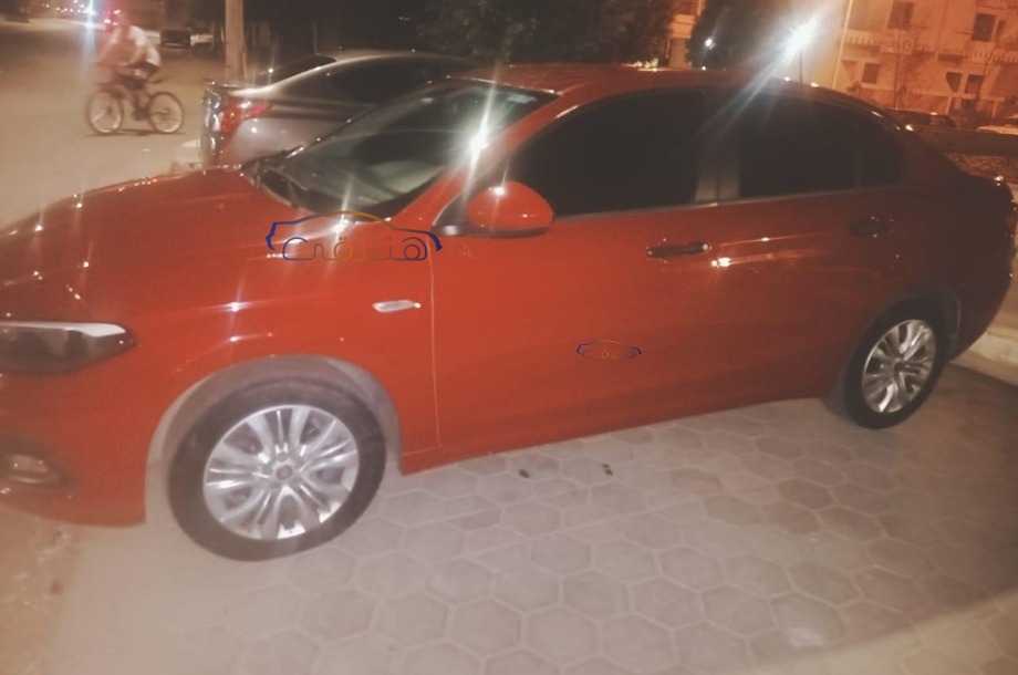Tipo Fiat Dark red