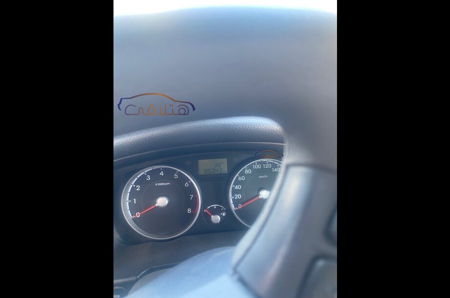 Accent Hyundai الأزرق الداكن