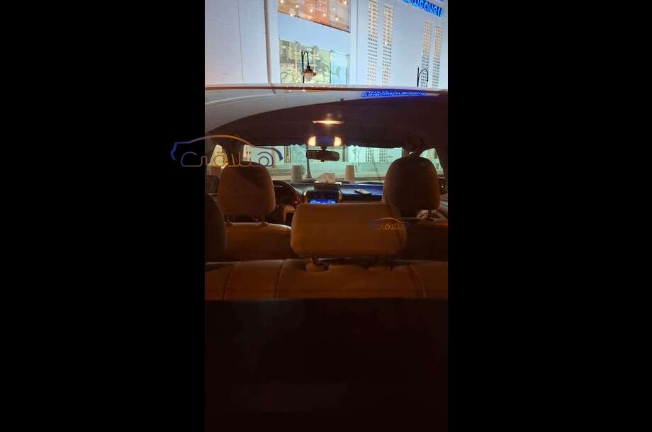 Corolla Toyota فضي