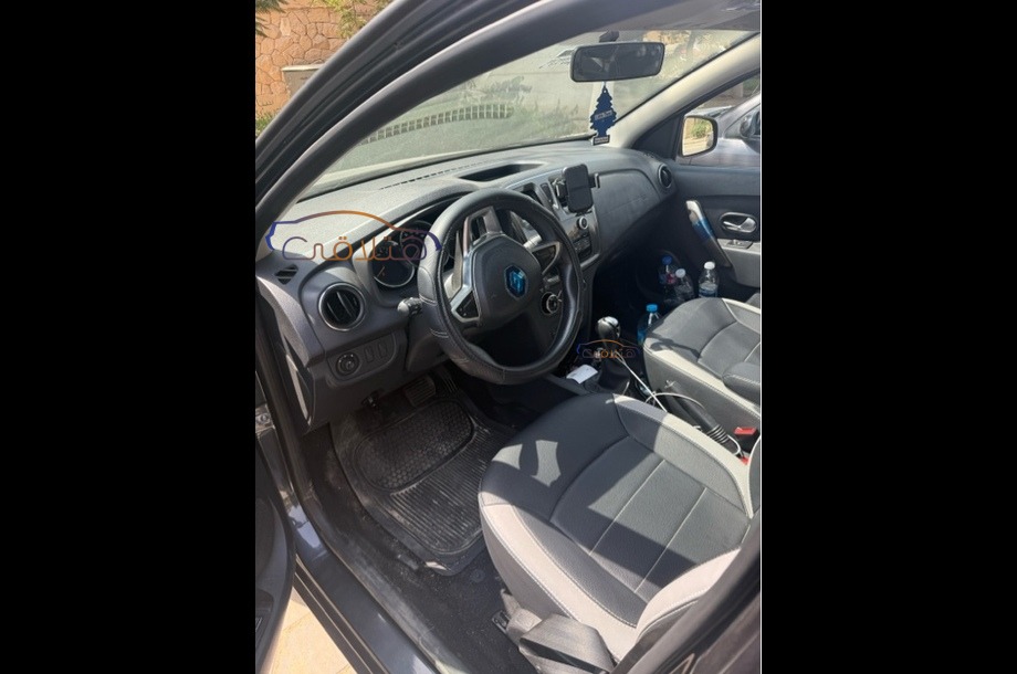 Sandero Step Way Renault أسود