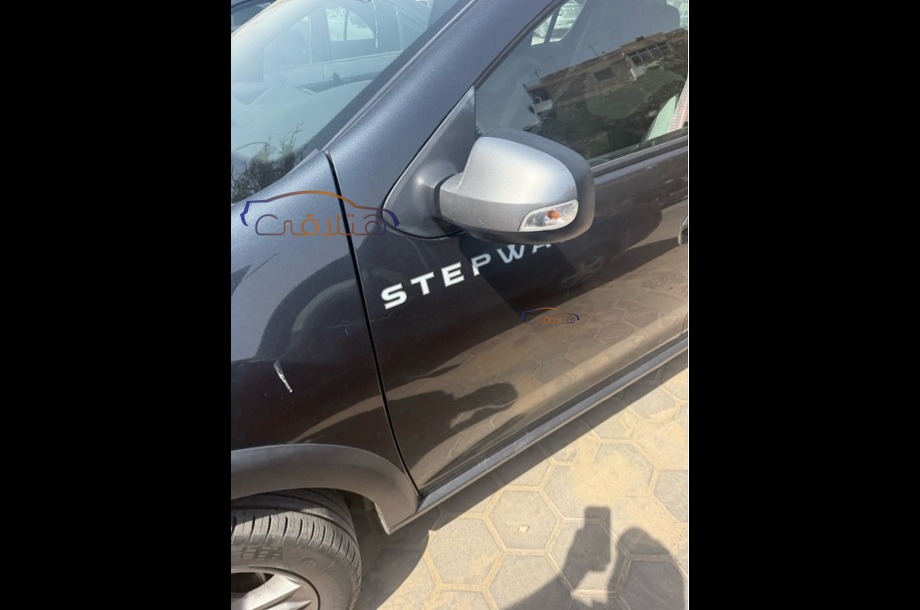 Sandero Step Way Renault أسود