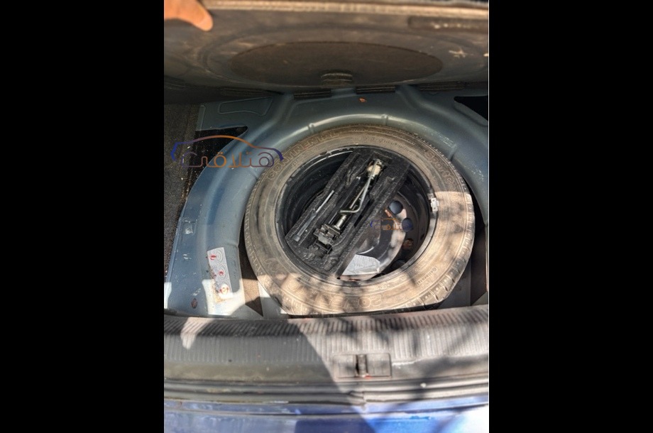 Jetta Volkswagen الأزرق الداكن