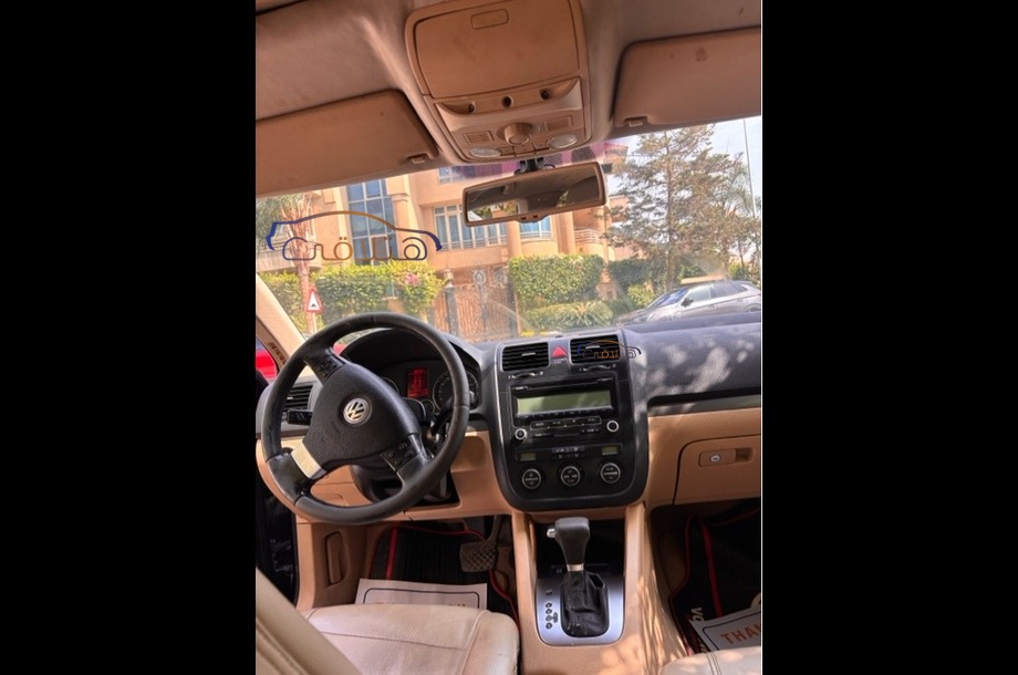 Jetta Volkswagen الأزرق الداكن