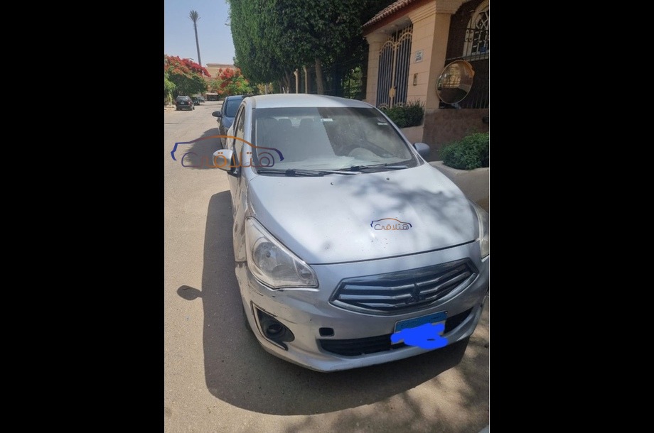 Attrage Mitsubishi Silver