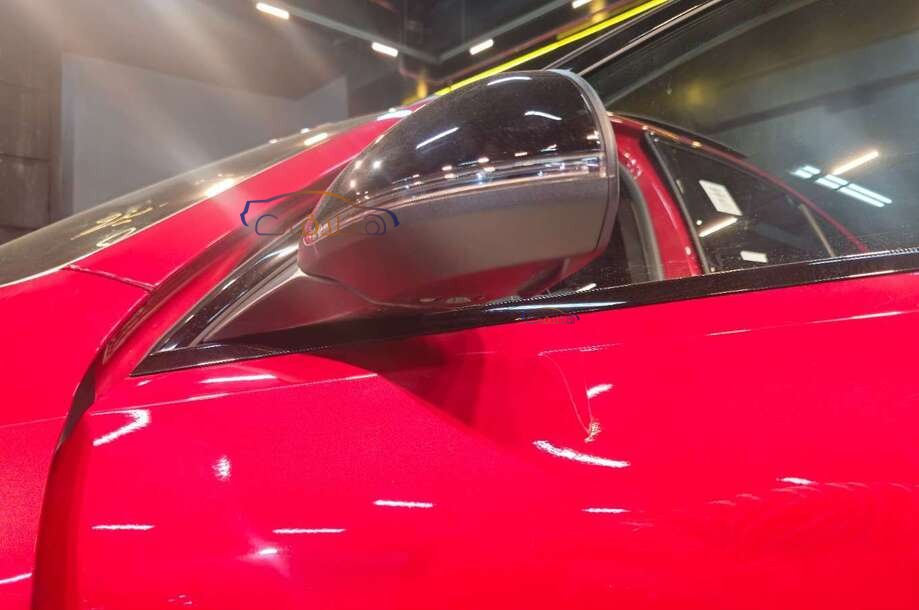 C 200 Mercedes احمر